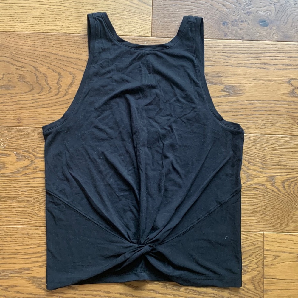 Athleta workout top with knot detail